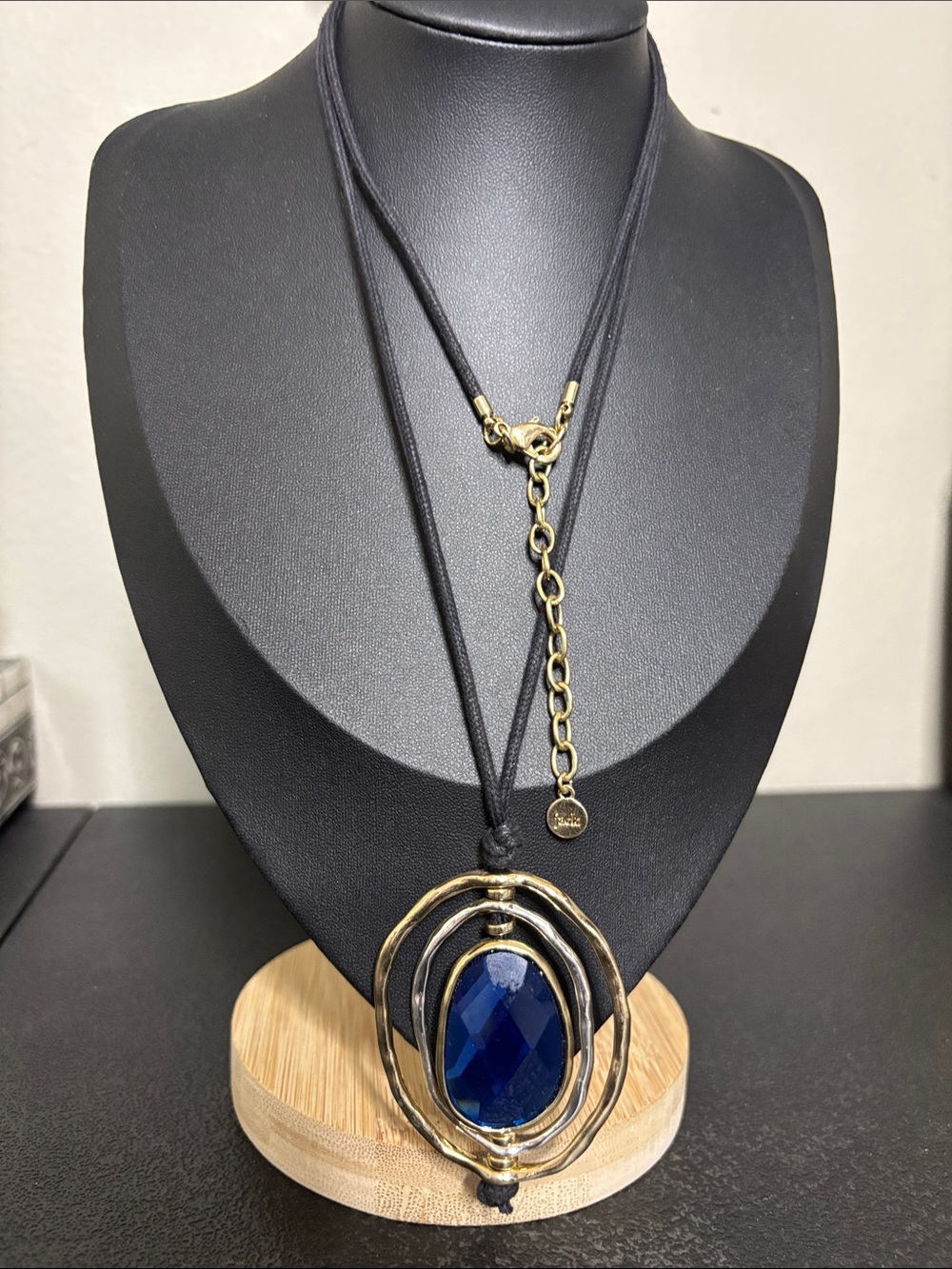 Bella Jack Hammered Two Tone Pendant Necklace Deep Blue Stone Elegant
